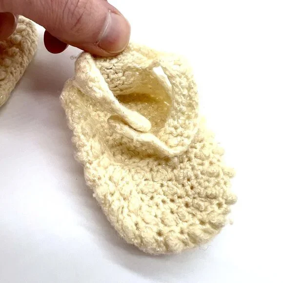 Crochet Baby Booties Newborn Infant 2 Pairs Ivory Handmade - Picture 7 of 9
